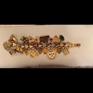Vintage Women of the Moose 7” Charm Bracelet Beautiful Condition